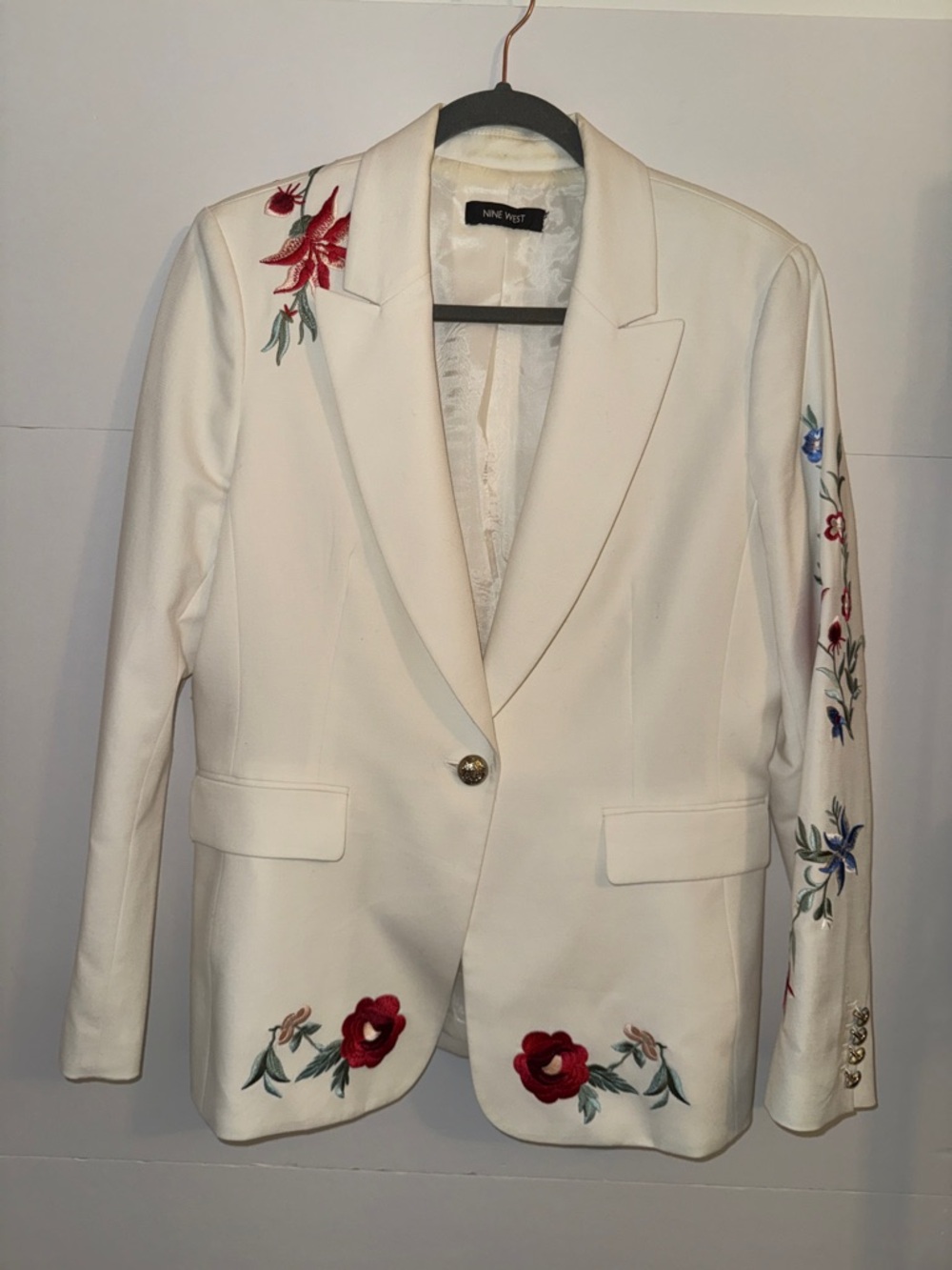 Nine West White Blazer with Colorful Floral Embroidery